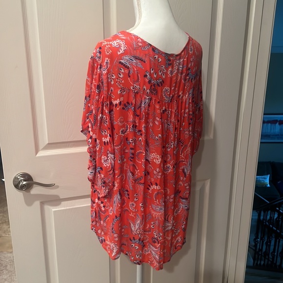 Democracy Light and Flowy Blouse XL - Picture 2 of 3